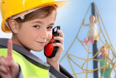 Alecto FR-05RD - Walkie Talkie Set Für Kinder - Reichweite Von Bis Zu 3 Kilometern, Schwarz/rot 6 Alecto FR-05RD - Walkie Talkie Set Für Kinder - Reichweite Von Bis Zu 3 Kilometern, Schwarz/rot – Bild 6
