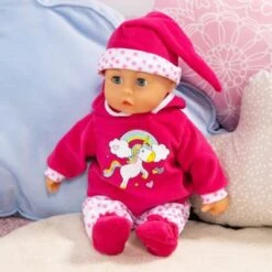 BAYER Kleider Für Puppen 33-38 Cm: 3-tlg. Set - Hose, Oberteil, Mütze, Pink/weiß -Spielzeugladen 16933550 04