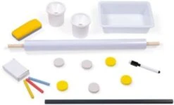Janod Magnet- Und Kreidetafel Mit Zubehör, Gelb/grau 8 Janod Magnet- Und Kreidetafel Mit Zubehör, Gelb/grau -Spielzeugladen 21706406 03