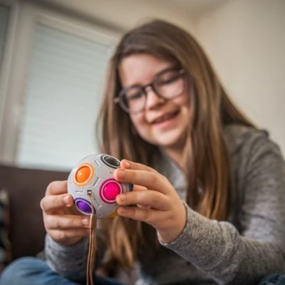 DigitCUBE Magic Ball - Buntes Geschicklichkeitsspiel Mit 12 Kugeln 2 DigitCUBE Magic Ball - Buntes Geschicklichkeitsspiel Mit 12 Kugeln – Bild 2