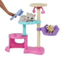Barbie-Puppe Und Kätzchen Kratzbaum Spielset Mit Zubehör. Spielzeug Für Kinder Ab 3 Jahren 8 Barbie-Puppe Und Kätzchen Kratzbaum Spielset Mit Zubehör. Spielzeug Für Kinder Ab 3 Jahren -Spielzeugladen 24798544 04