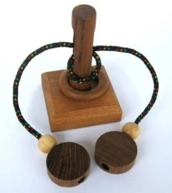 LOGOPLAY Der Gefangene Ring - Schnurpuzzle - Knobelspiel Aus Holz