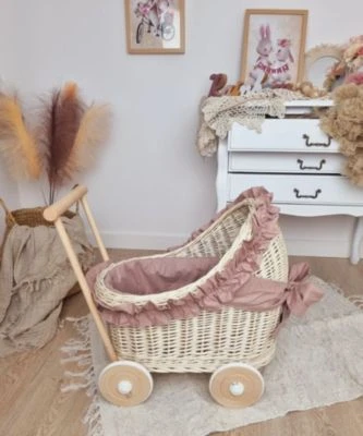TinaForKids Puppenwagen Mit Bettwäscheset Aus Weiden Und Holz, Natur/Altrosa 1 TinaForKids Puppenwagen Mit Bettwäscheset Aus Weiden Und Holz, Natur/Altrosa