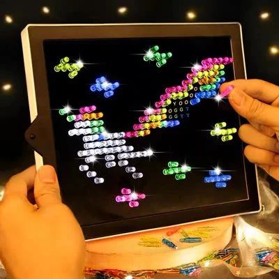 Decome 3D-Beleuchtung Puzzle Kinder Lernspielzeug Zusammengebautes Spielzeug Für Kinder In Pixel-Art 4 Decome 3D-Beleuchtung Puzzle Kinder Lernspielzeug Zusammengebautes Spielzeug Für Kinder In Pixel-Art – Bild 4